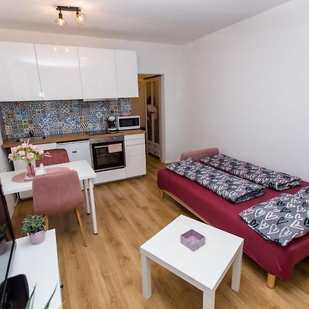 Apartment Near The Ondrej Nepela Winter Stadium Bratislava Buitenkant foto