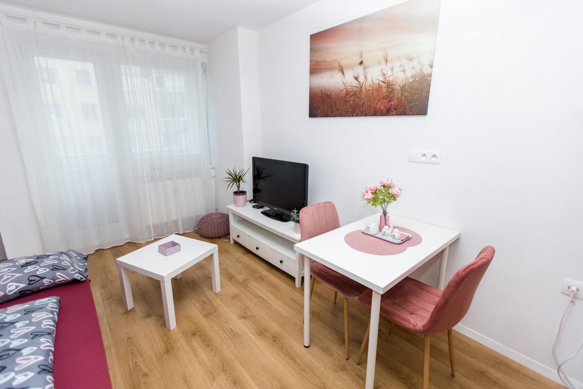 Apartment Near The Ondrej Nepela Winter Stadium Bratislava Buitenkant foto