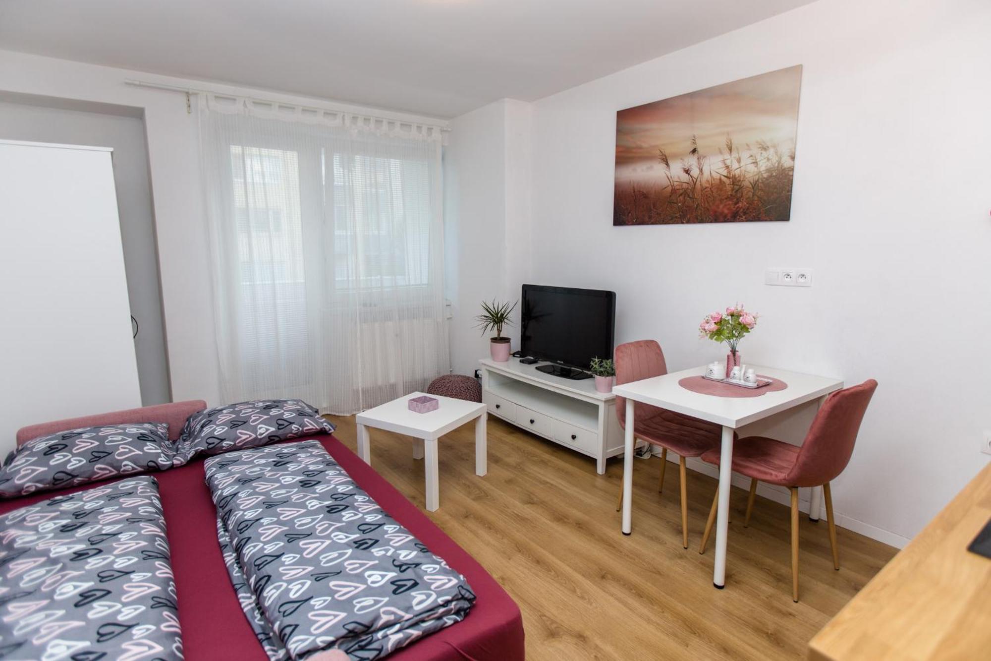 Apartment Near The Ondrej Nepela Winter Stadium Bratislava Buitenkant foto