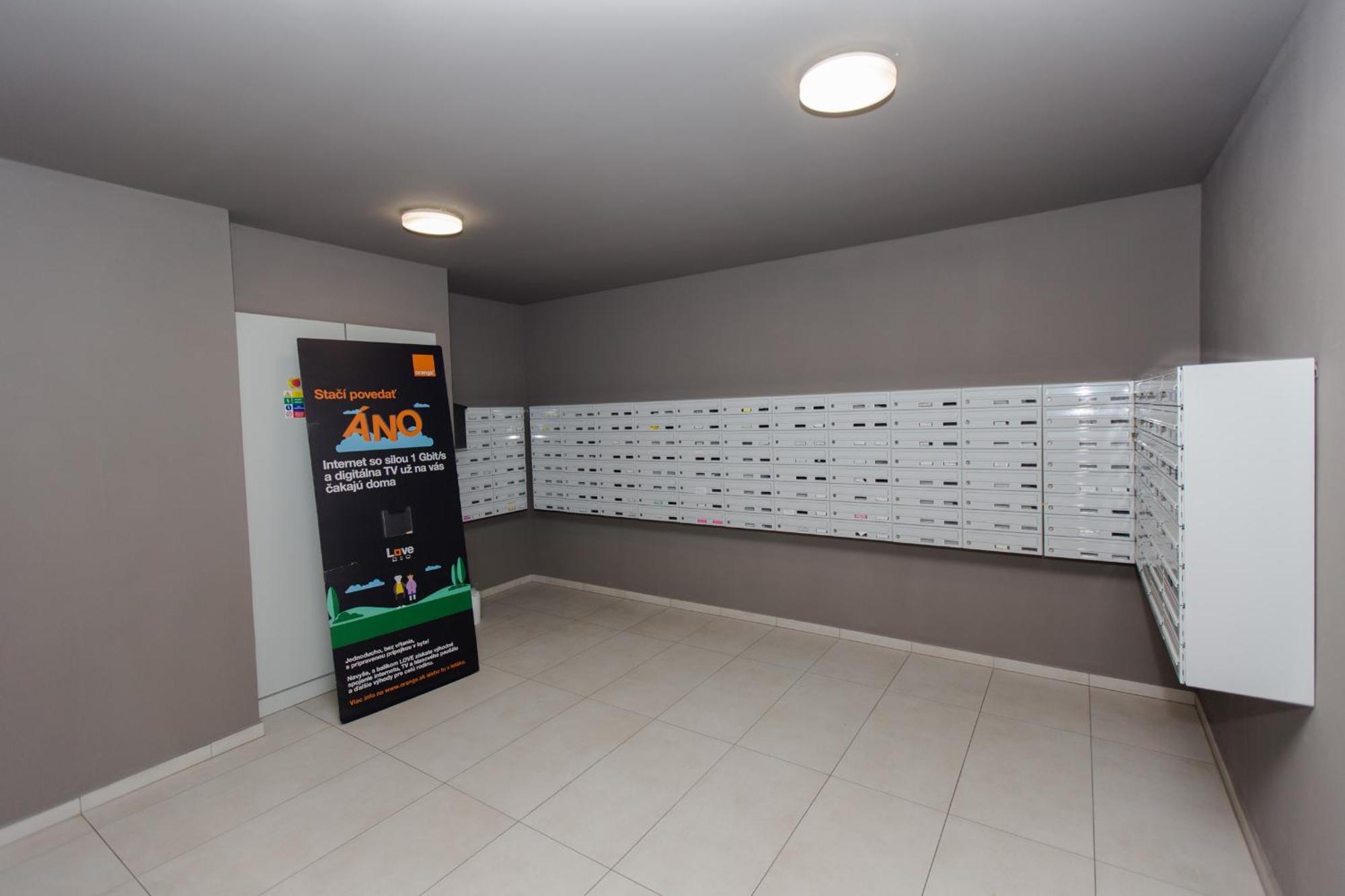 Apartment Near The Ondrej Nepela Winter Stadium Bratislava Buitenkant foto